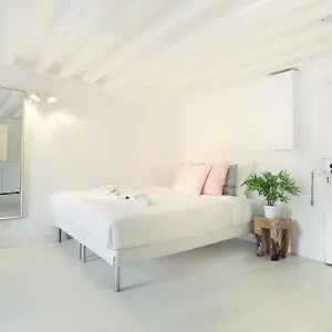 Rent A - Bonne Nouvelle Frankreich